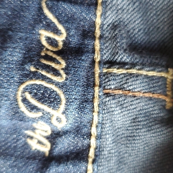 Old Navy Diva distressed jeans size 12 short preowned,  like new condition - Picture 2 of 6